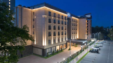 Facade/entrance, Spring, Night