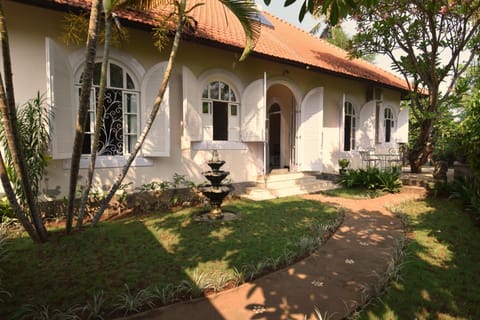 Property building, Day, Garden, Garden view