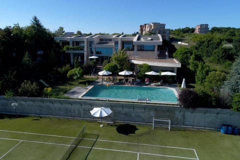 Facade/entrance, Bird's eye view, Tennis court, Swimming pool