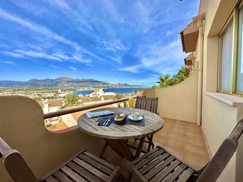 Natural landscape, View (from property/room), Balcony/Terrace, Mountain view, Sea view