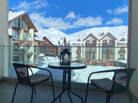 Winter, View (from property/room), Balcony/Terrace, Mountain view