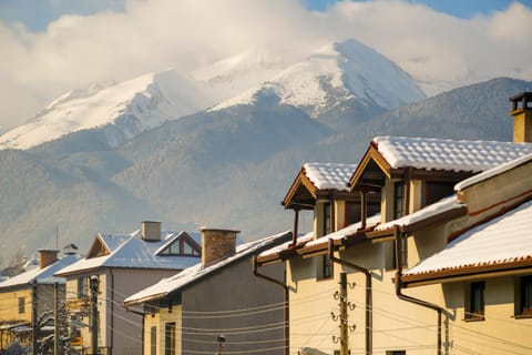 Balcony/Terrace, Mountain view