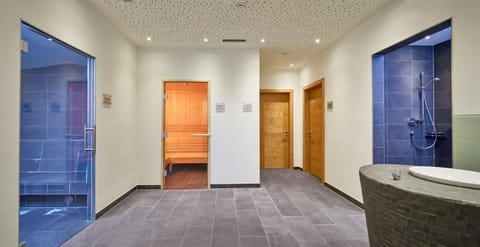 Shower, Hot Tub, Sauna, Public Bath