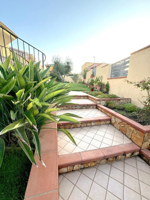 Facade/entrance, Garden, Garden view