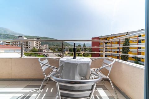 Balcony/Terrace, City view