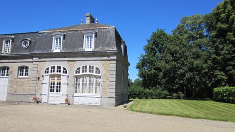 Holiday Home Château de Boucéel Mont Saint Michel Maison in Brittany