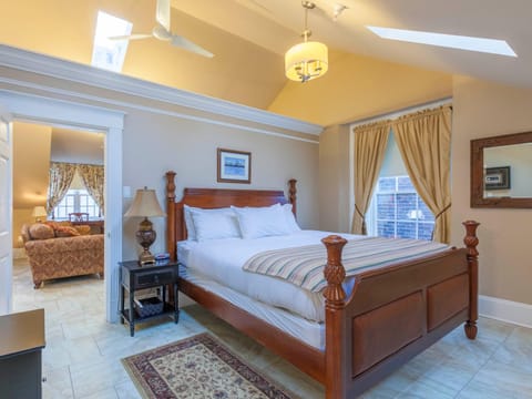 Chipman Hill Suites - Pratt House Condo in Saint John