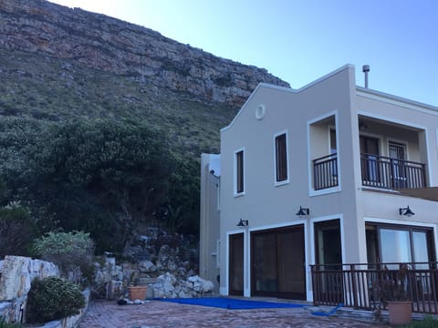 Coastal Haven Maison in Cape Town