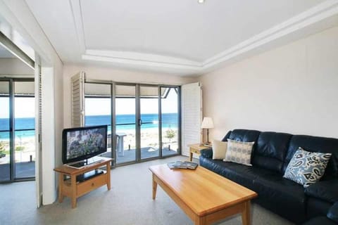 The Sea Breeze Penthouse Apartment Condo in Perth