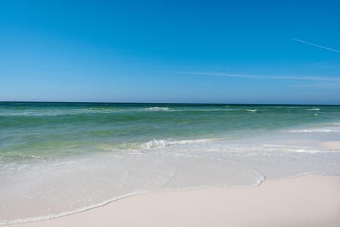 Palms Resort #11002 Full 2 Bedroom Apartment in Destin