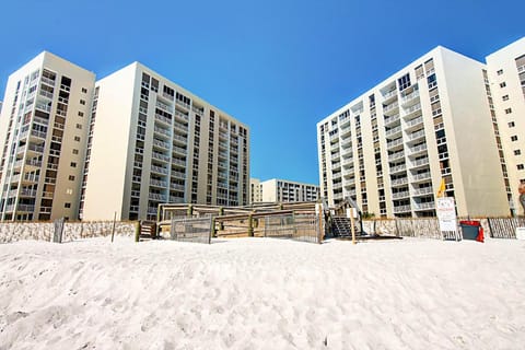 Shoreline Towers Townhouse 4-3 House in Destin