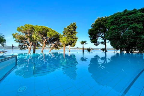 Natural landscape, Pool view, Swimming pool