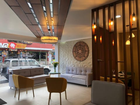 Restaurant/places to eat, Lobby or reception, Lounge or bar