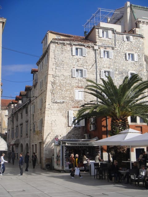 Property building, Facade/entrance