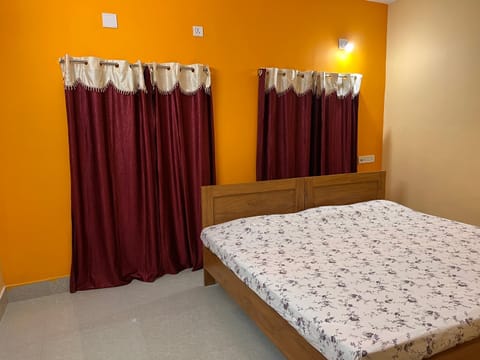 Shradharam Lodge Bed and Breakfast in Puri