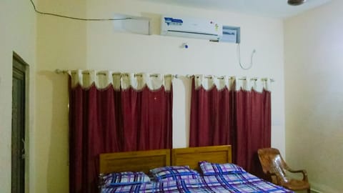 Shradharam Lodge Bed and Breakfast in Puri