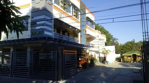 EA Apartelle - Metro Vigan Hostel in Ilocos Region