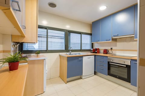 Kitchen or kitchenette, kitchen