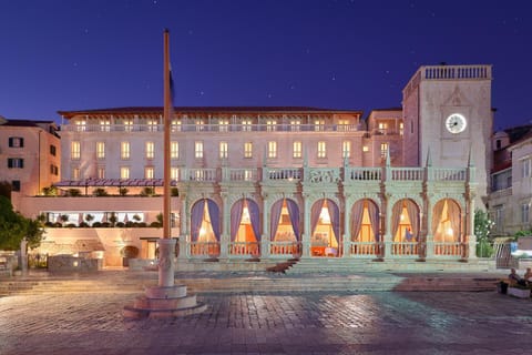 Property building, Facade/entrance