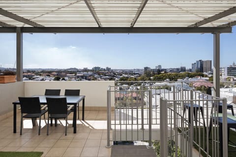 Patio, Balcony/Terrace, Dining area, City view