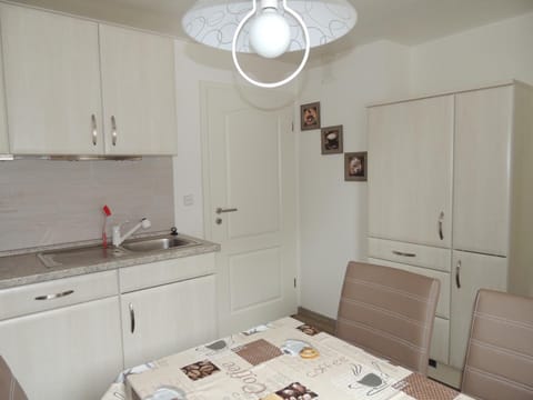 Kitchen or kitchenette, Photo of the whole room