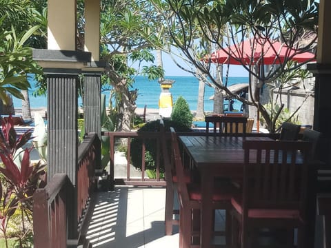 Bintang Beach Villa Übernachtung mit Frühstück in Abang