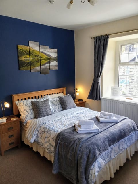 Oakfield Guest House Bed and Breakfast in Wales