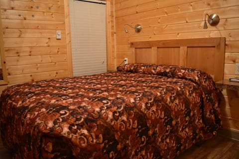 Tall Chief Camping Resort Cottage 4 Campground/ 
RV Resort in King County