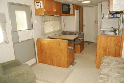 Crescent Bar Camping Resort Studio Cabin 1 Terrain de camping /
station de camping-car in Kittitas County