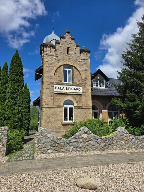 Palais Picard Westflügel House in Thale