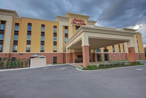 Hampton Inn & Suites by Hilton Tampa Busch Gardens Area Hotel in Tampa