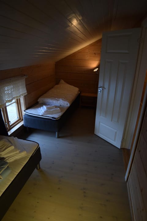 Lofoten Cabins - Sund Camp ground / 
RV Resort in Lofoten