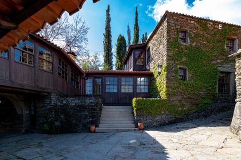 Quinta de Mourães - Casa do Xisto Casa di campagna in Porto District