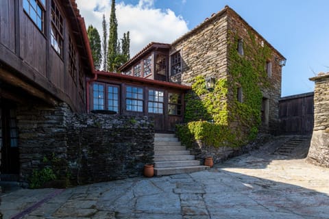 Quinta de Mourães - Casa do Xisto Country House in Porto District