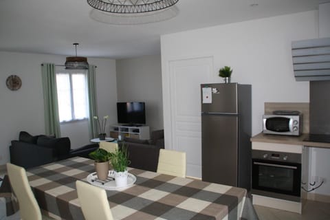 Gîte de Roches Toucan House in Centre-Val de Loire