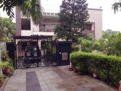 Luxurious Homestay- Chandīgarh Bed and breakfast in Chandigarh