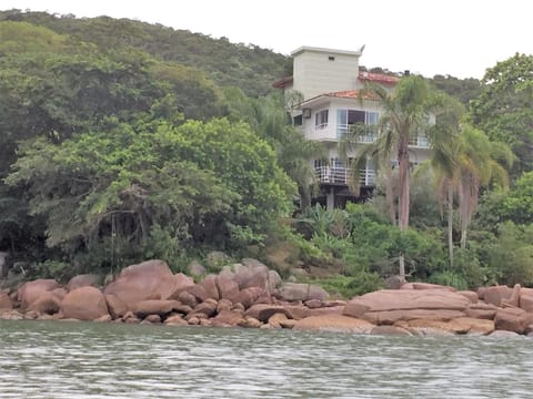 Praia Recanto das Pedras House in Florianopolis