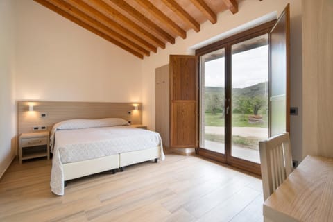 Photo of the whole room, Bedroom, Garden view, Inner courtyard view