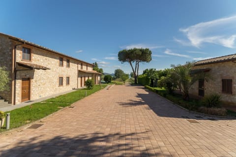 Property building, Summer, View (from property/room), Garden view, Lake view