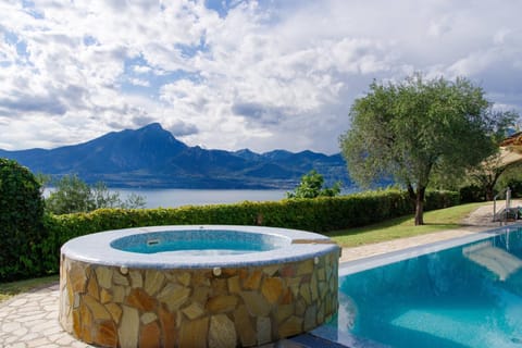 Lake view, Landmark view, Mountain view, Pool view