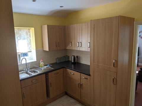 Coffee/tea facilities, Kitchen or kitchenette, minibar, pet friendly, stove