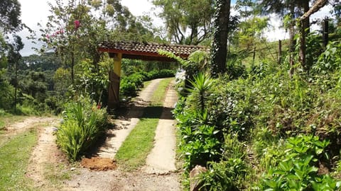 Refúgio do Azzi House in Sao Jose dos Campos