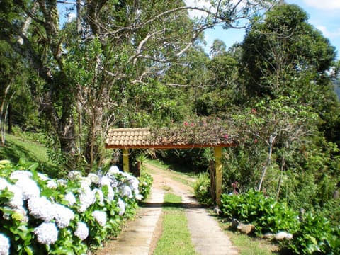 Refúgio do Azzi House in Sao Jose dos Campos