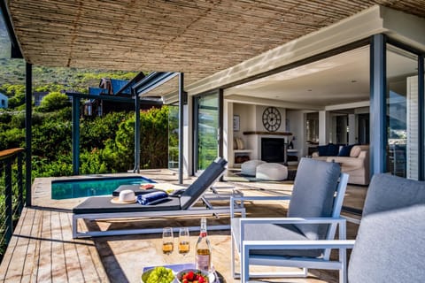 Ocean's Horizon Beach House Villa in Cape Town