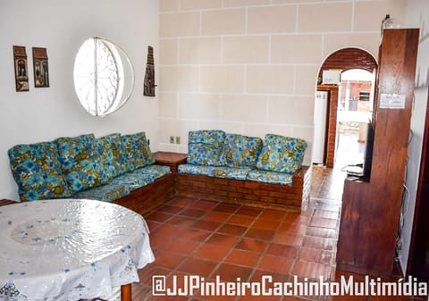 CASA 7 qts sendo 4 suites, Piscina Churrasqueira 200 m praia Anjos House in Vila Canaa