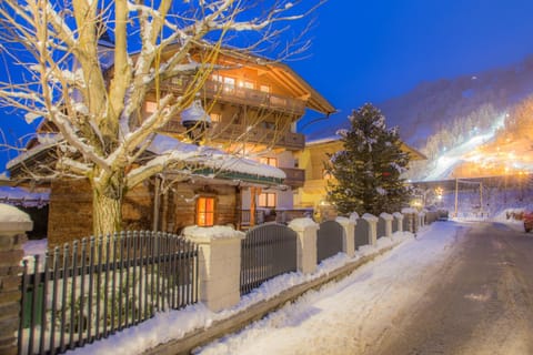 Hotel Garni Landhaus Platzer Hotel in Zell am Ziller