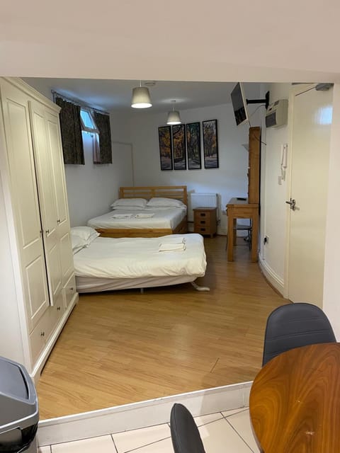 Bright Room Apartment in London Borough of Islington