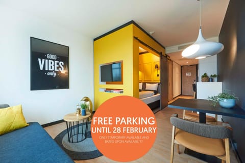 Bed, Living room, Bedroom