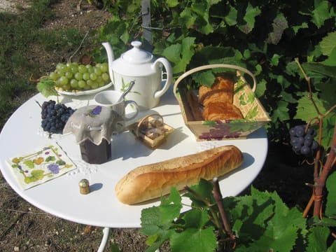 Au Coeur Des Vignes Bed and Breakfast in Epernay