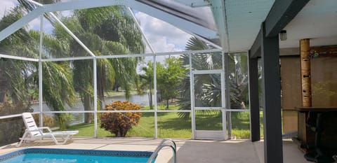 Sunny Paradise Chalet in Cape Coral